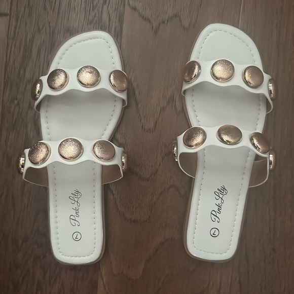 Pink Lily Sandals white with gold accents size 7 - Picture 7 of 7
